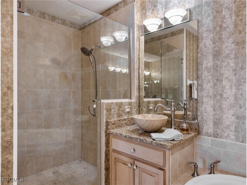 11239 Bienvenida Court #102 Fort Myers FL 33908 2025012584 image25