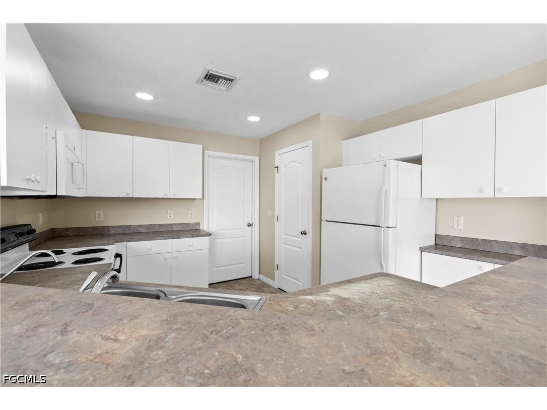 1124 Diplomat Parkway W Cape Coral FL 33993 2026027141 image12