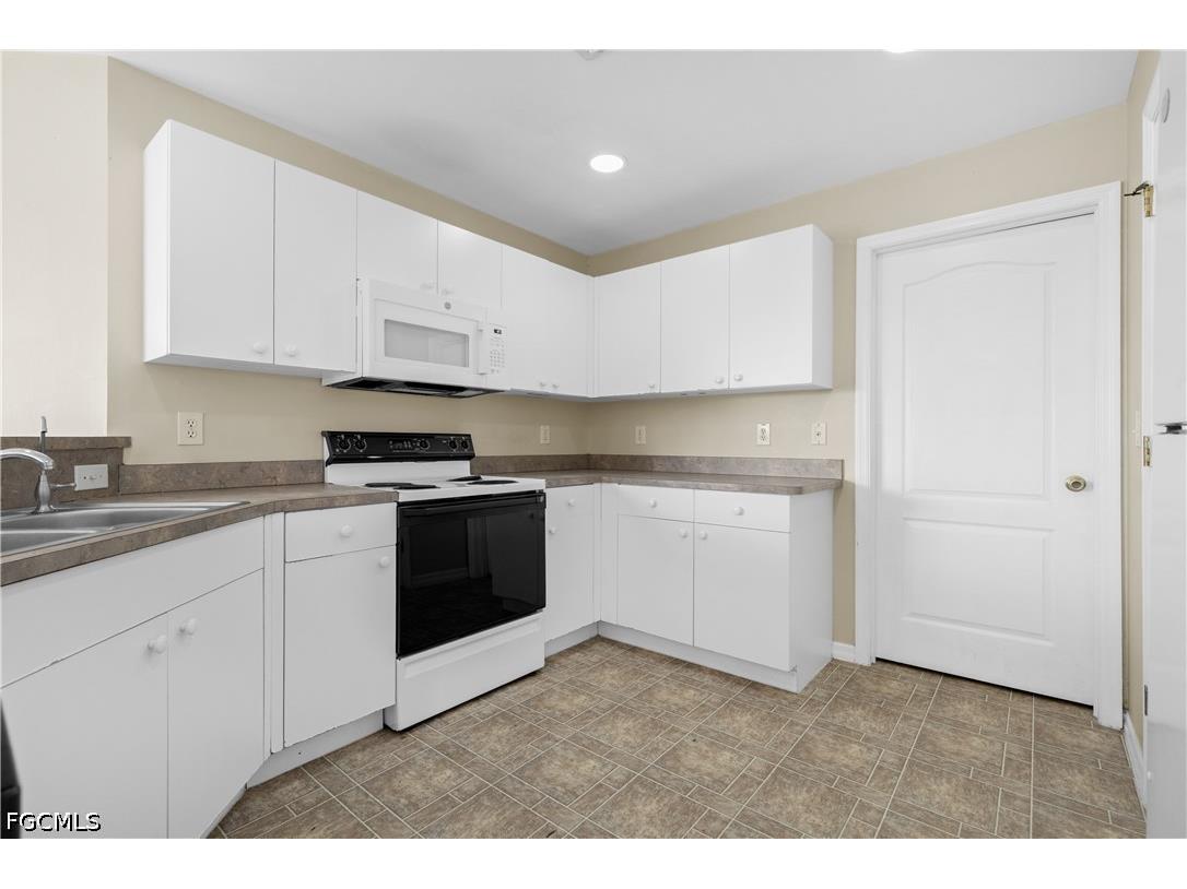 1124 Diplomat Parkway W Cape Coral FL 33993 2026027141 image13