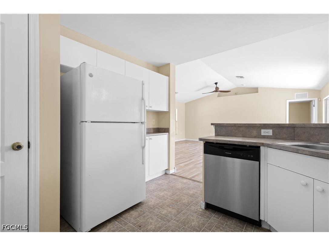 1124 Diplomat Parkway W Cape Coral FL 33993 2026027141 image15