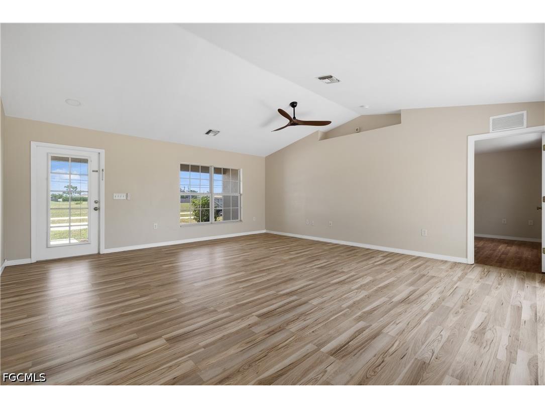 1124 Diplomat Parkway W Cape Coral FL 33993 2026027141 image5