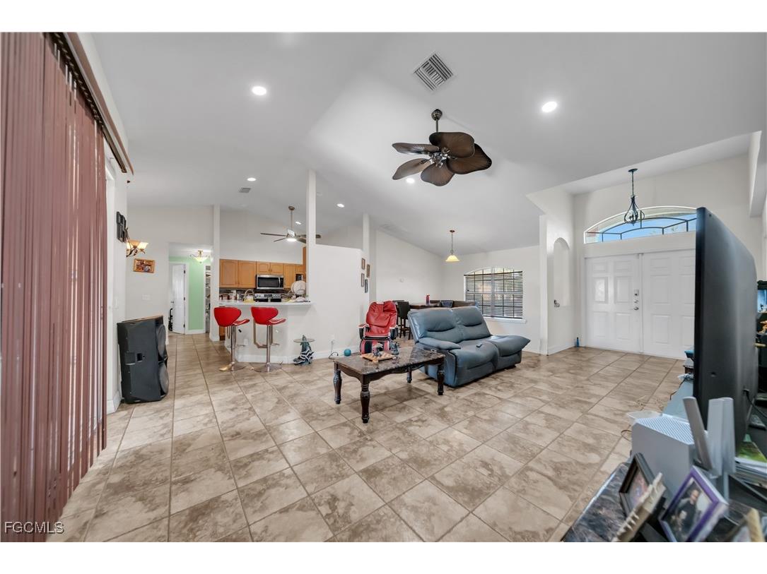 1124 NE 15th Street Cape Coral FL 33909 2025021367 image14