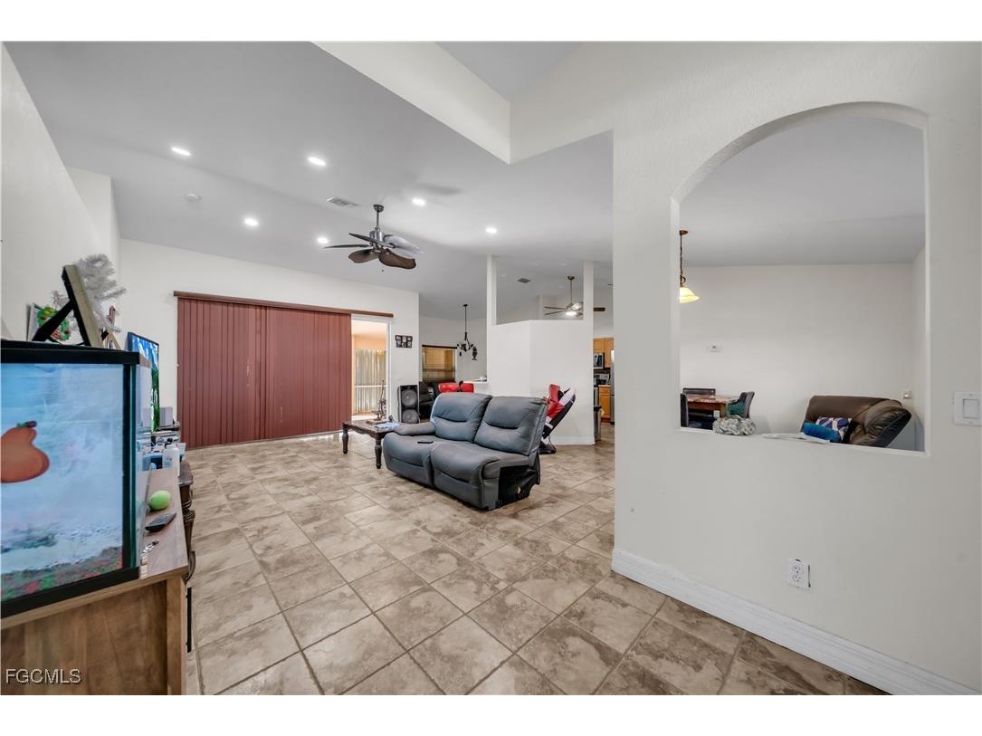 1124 NE 15th Street Cape Coral FL 33909 2025021367 image16