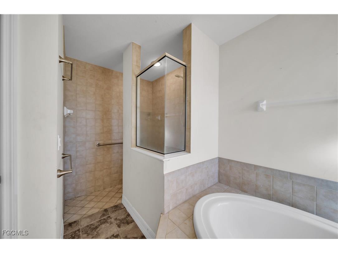 1124 NE 15th Street Cape Coral FL 33909 2025021367 image21