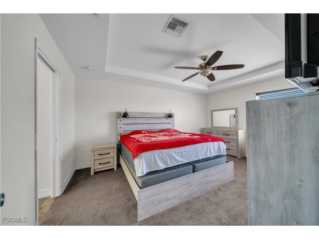 1124 NE 15th Street Cape Coral FL 33909 2025021367 image25