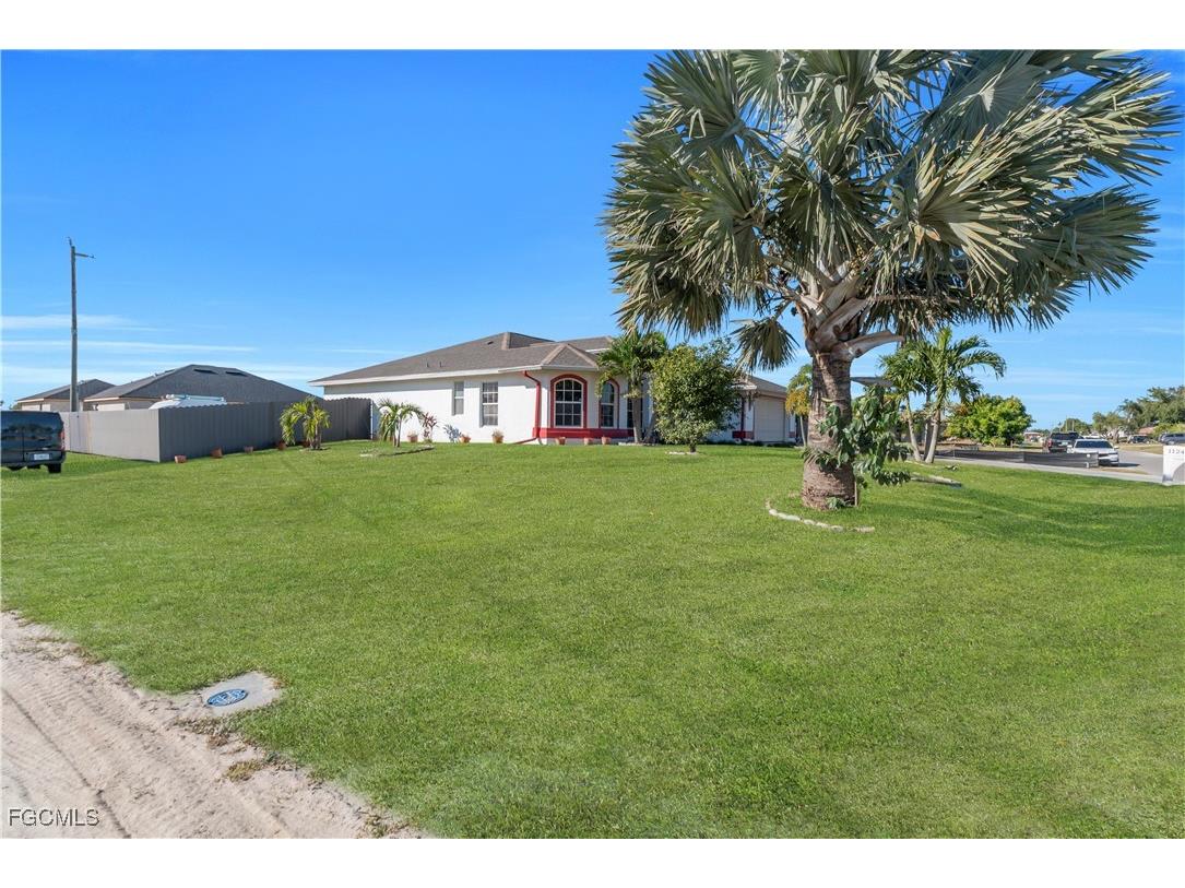 1124 NE 15th Street Cape Coral FL 33909 2025021367 image38