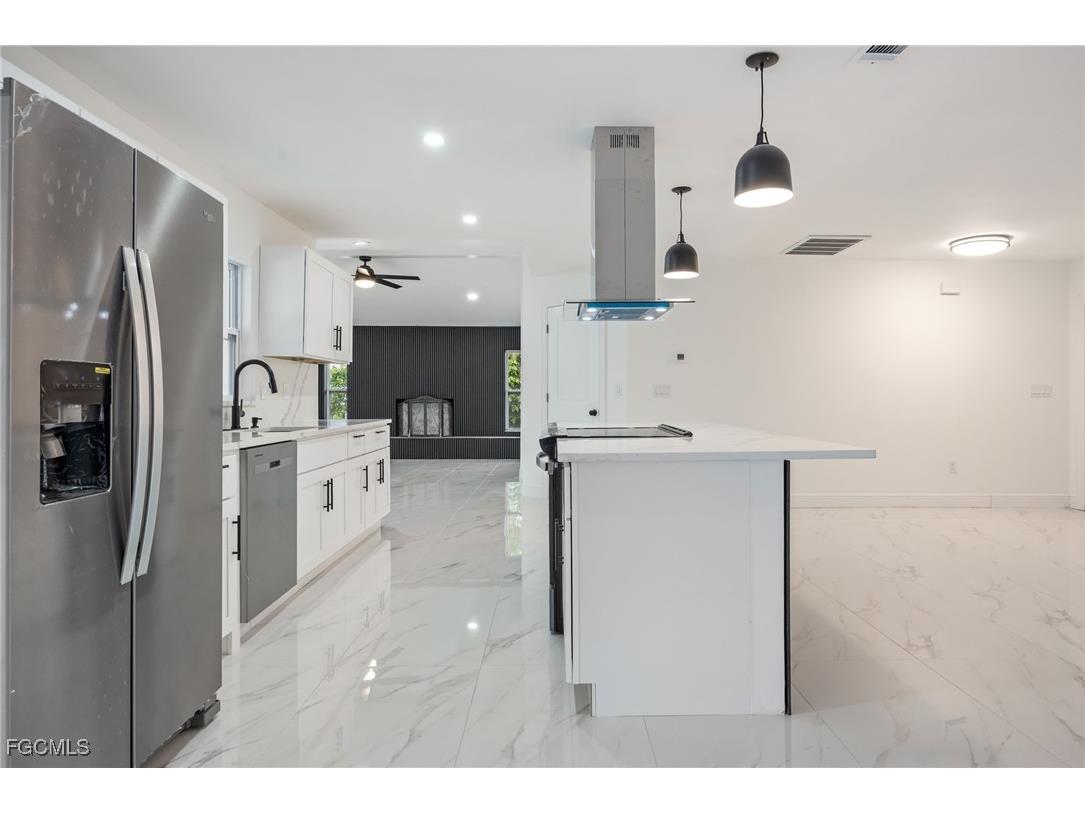 1124 NW 1st Place Cape Coral FL 33993 2025016634 image15