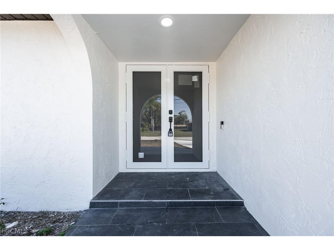 1124 SE 31st Street Cape Coral FL 33904 2026009474 image4