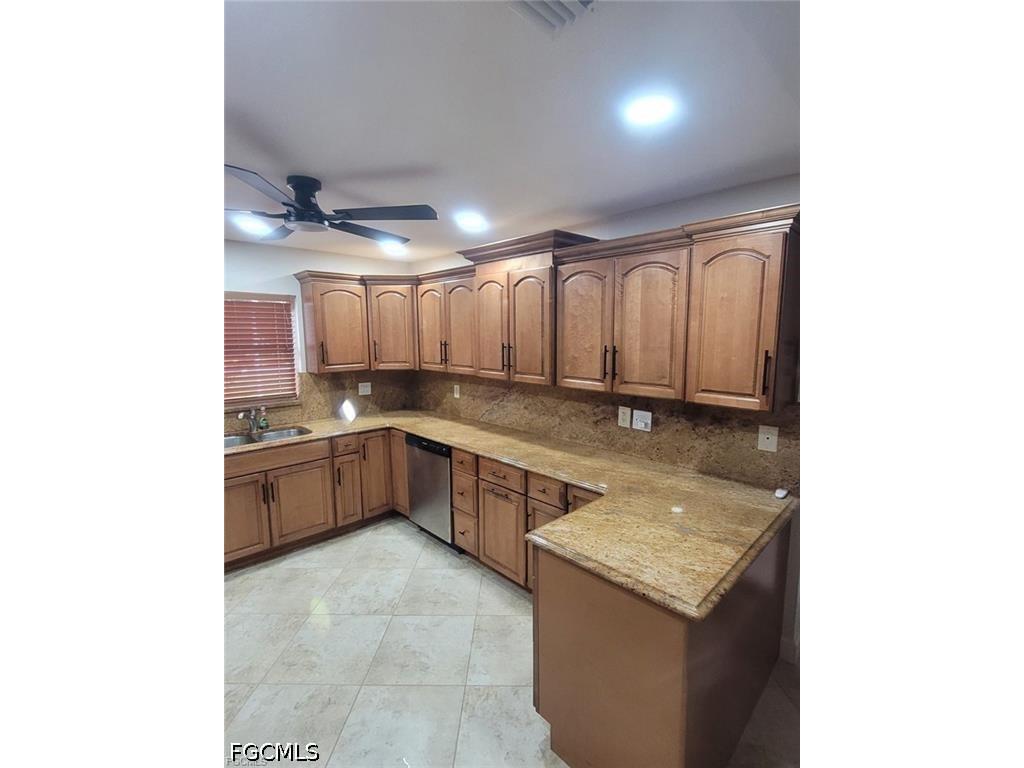 1124 SE 4th Street Cape Coral FL 33990 2026028624 image23