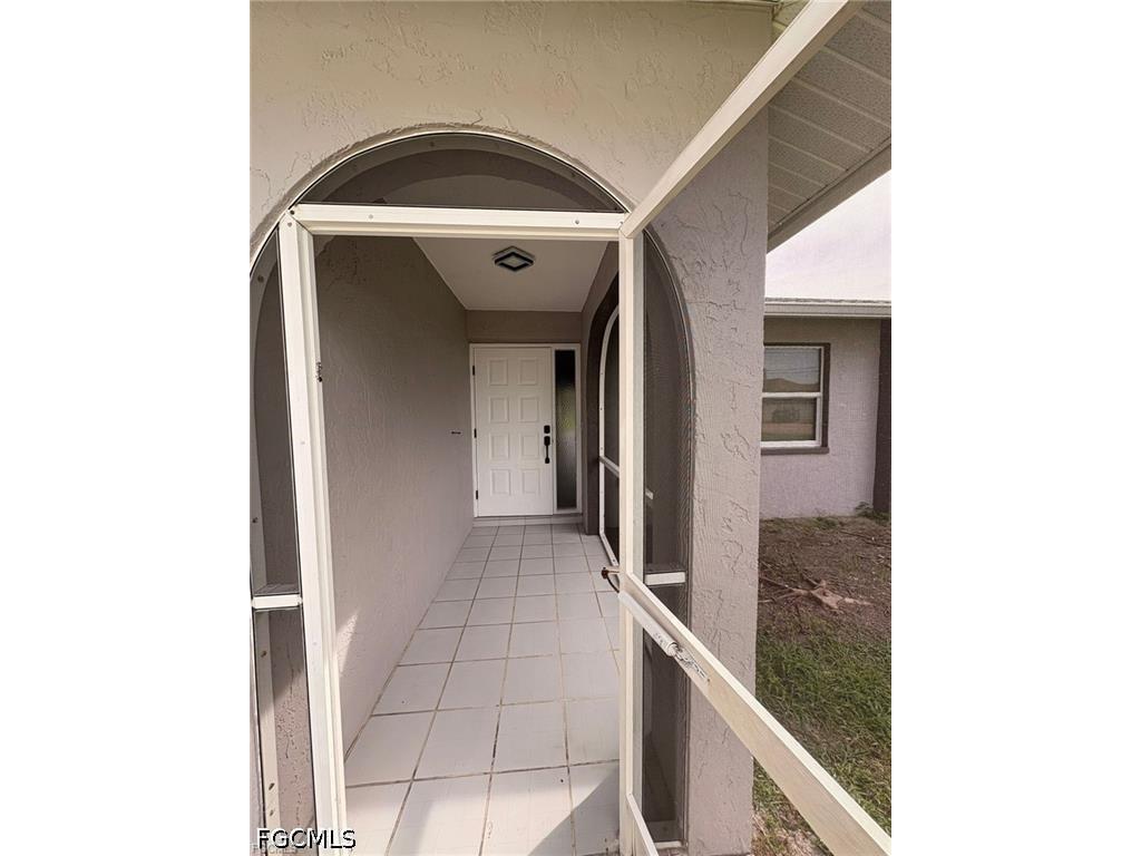 1124 SE 4th Street Cape Coral FL 33990 2026028624 image3