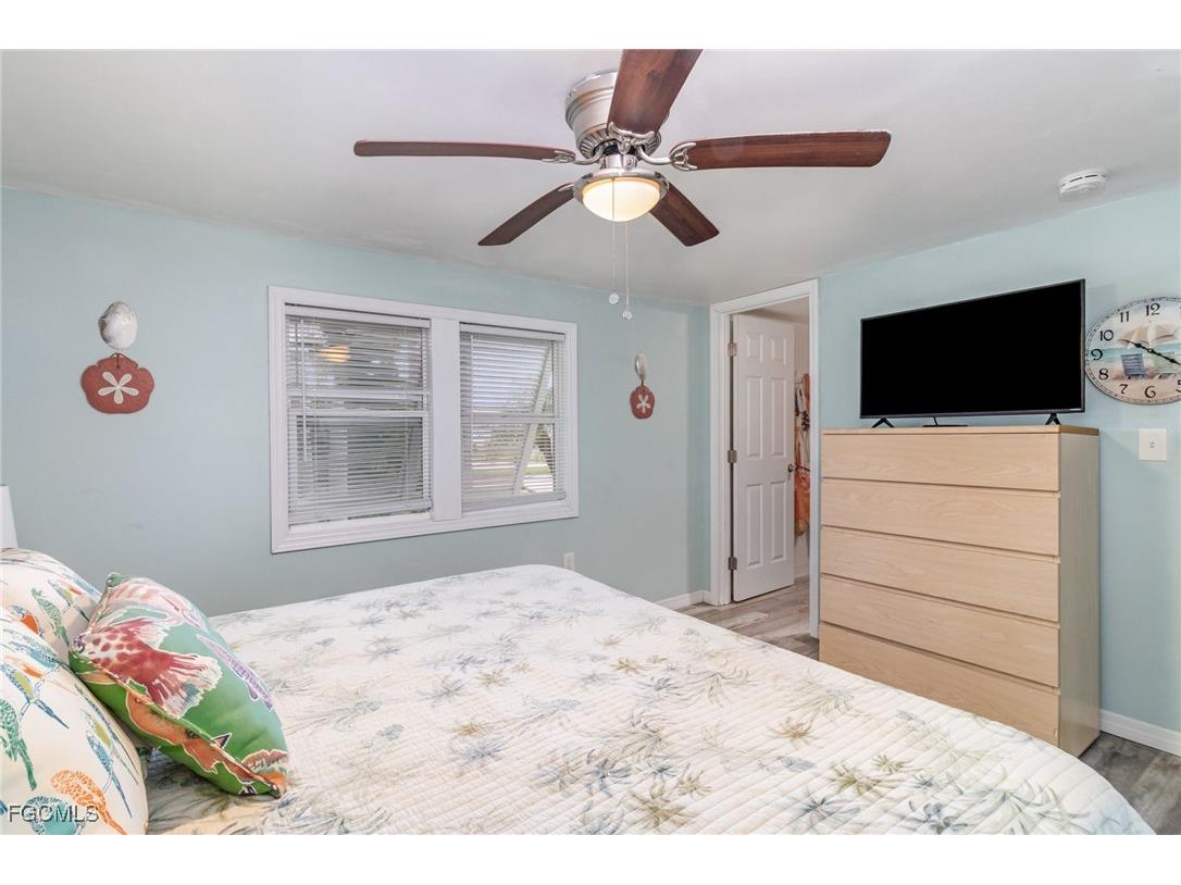 11240 Azalea Lane Fort Myers Beach FL 33931 2025020049 image13