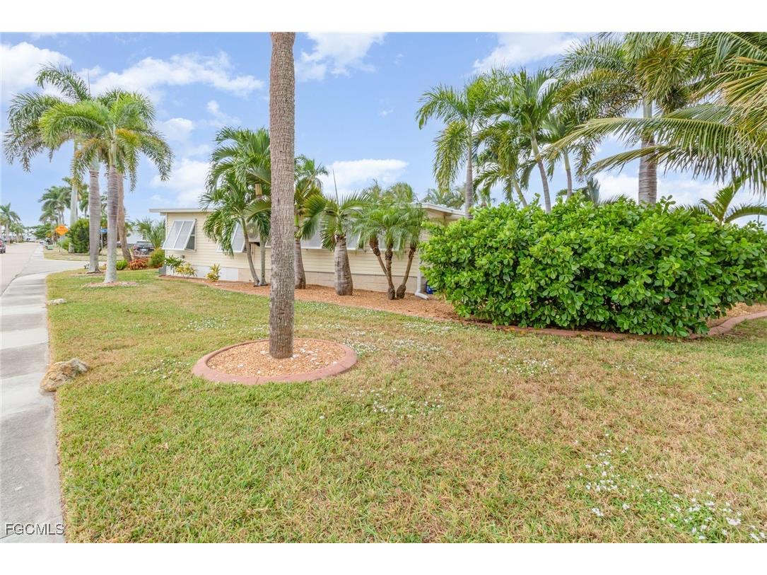 11240 Azalea Lane Fort Myers Beach FL 33931 2025020049 image16