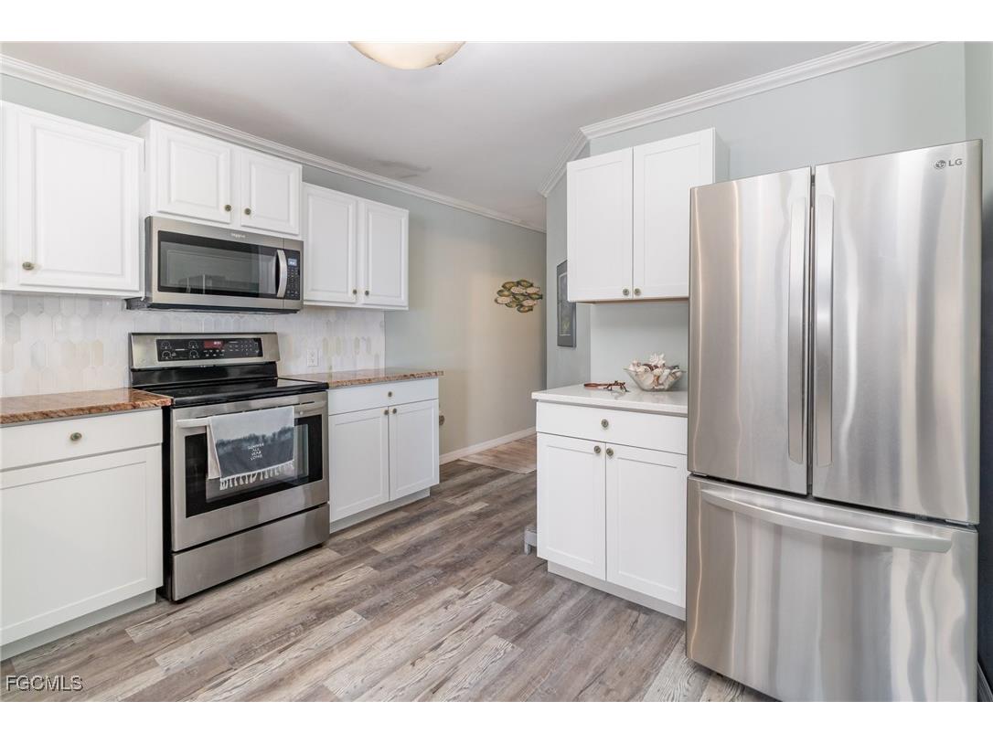 11240 Azalea Lane Fort Myers Beach FL 33931 2025020049 image5