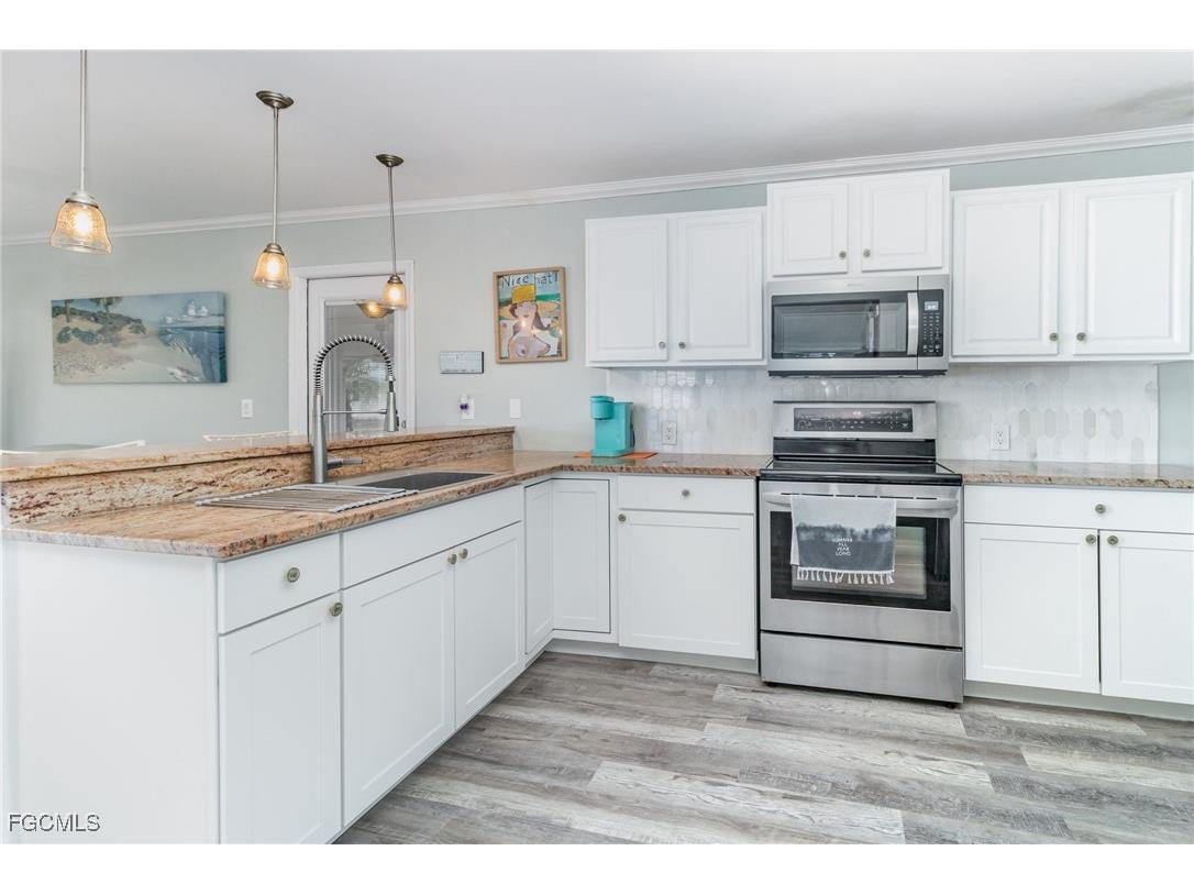 11240 Azalea Lane Fort Myers Beach FL 33931 2025020049 image6