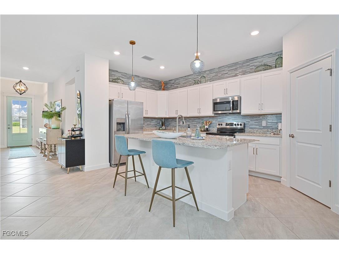 11241 Timber Creek Drive Fort Myers FL 33913 2025025575 image2