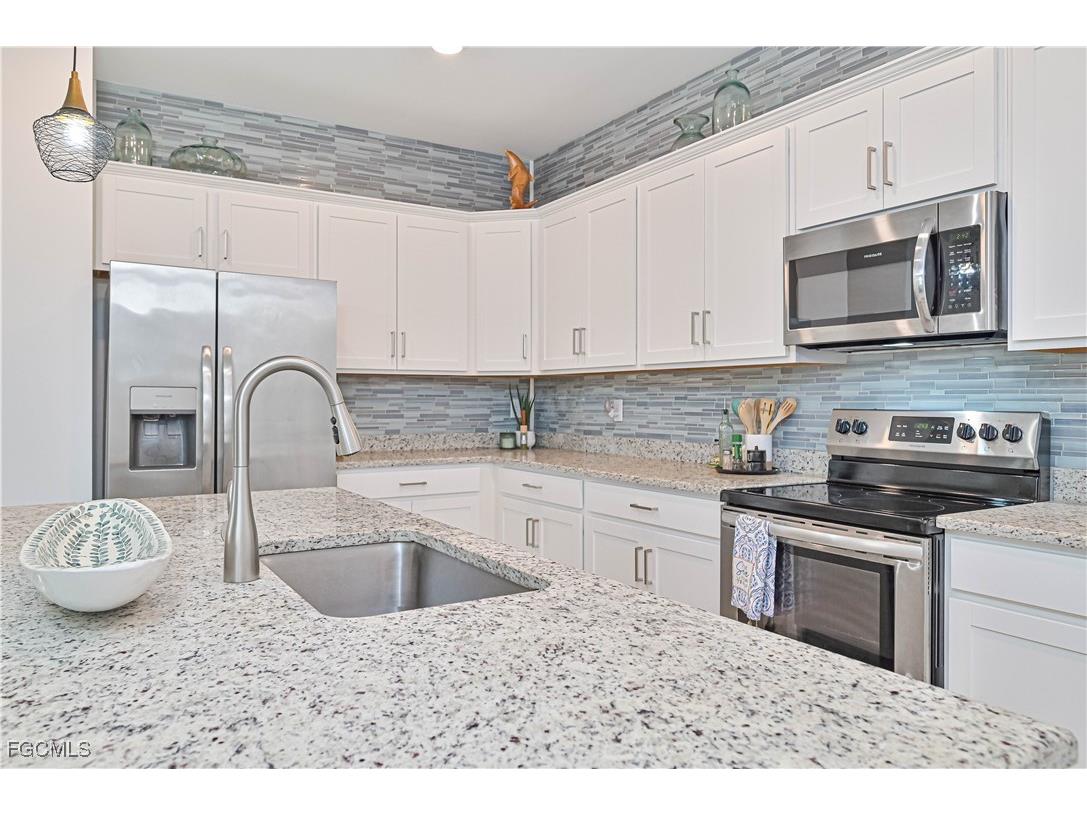 11241 Timber Creek Drive Fort Myers FL 33913 2025025575 image3