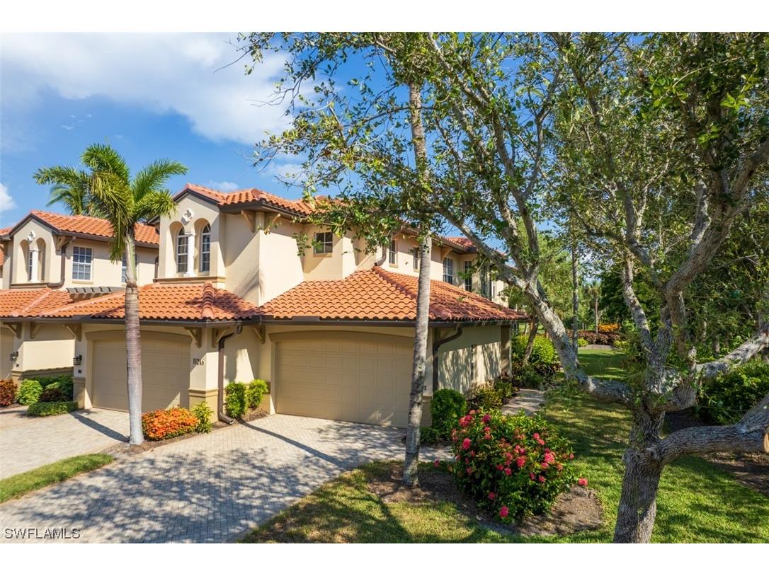 11246 Bienvenida Way #8D / UNIT 202 Fort Myers FL 33908 223065233 image1