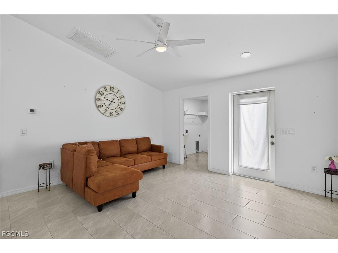 11249 / 11261 6th Avenue Punta Gorda FL 33955 2026005178 image4