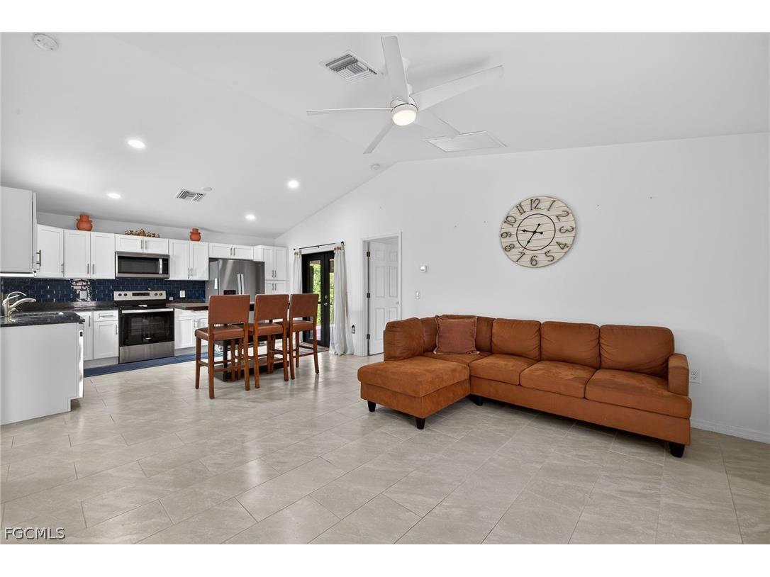 11249 / 11261 6th Avenue Punta Gorda FL 33955 2026005178 image5