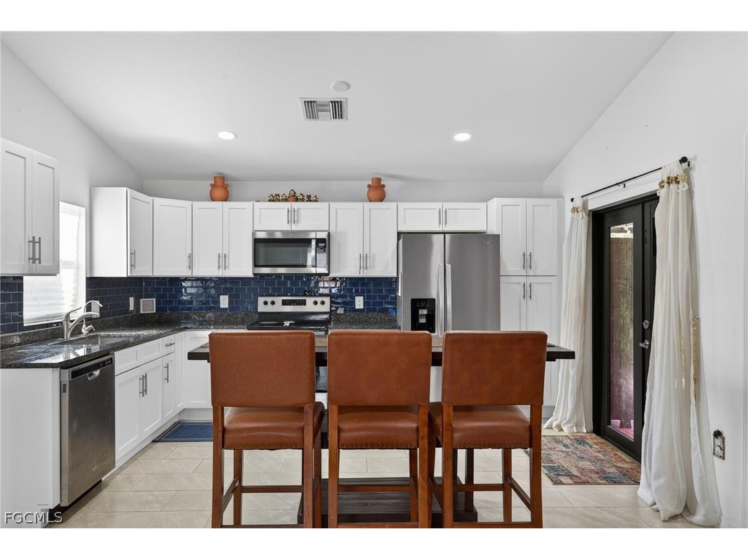 11249 / 11261 6th Avenue Punta Gorda FL 33955 2026005178 image6