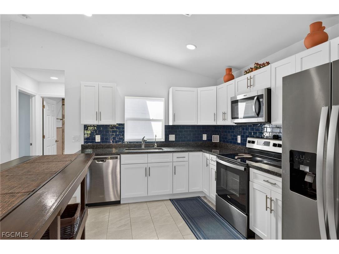 11249 / 11261 6th Avenue Punta Gorda FL 33955 2026005178 image8
