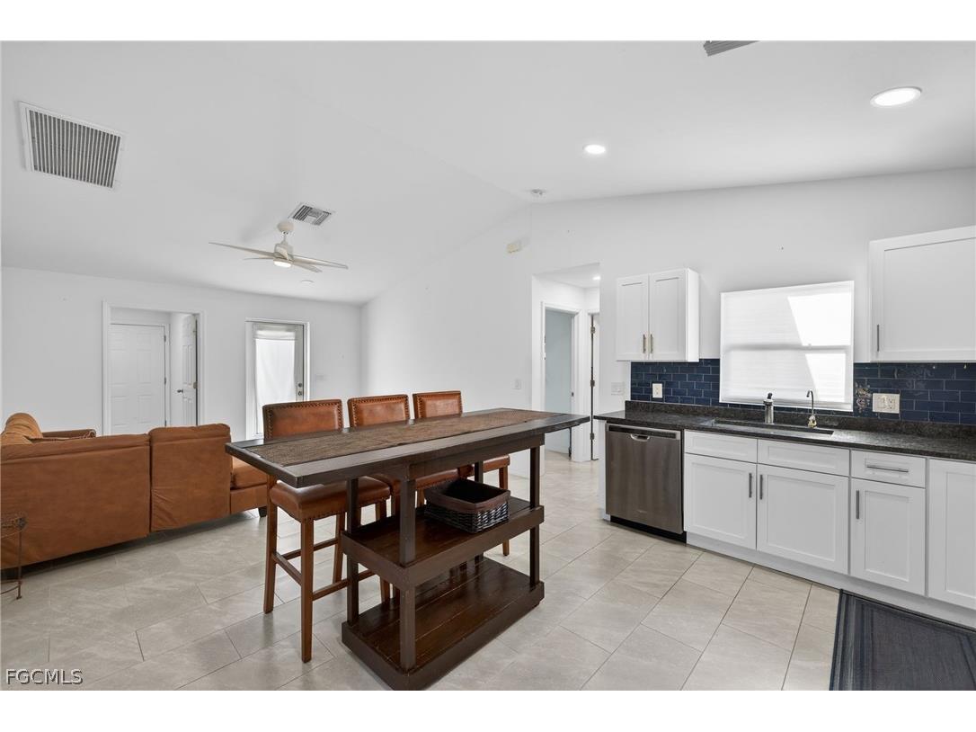 11249 / 11261 6th Avenue Punta Gorda FL 33955 2026005178 image9