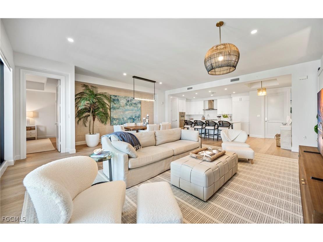 1125 Central Avenue #562 Naples FL 34102 2026008853 image1