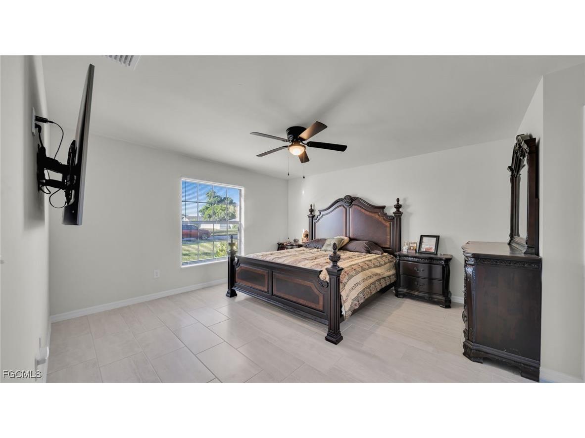 1125 NE 11th Terrace Cape Coral FL 33909 2025013995 image10