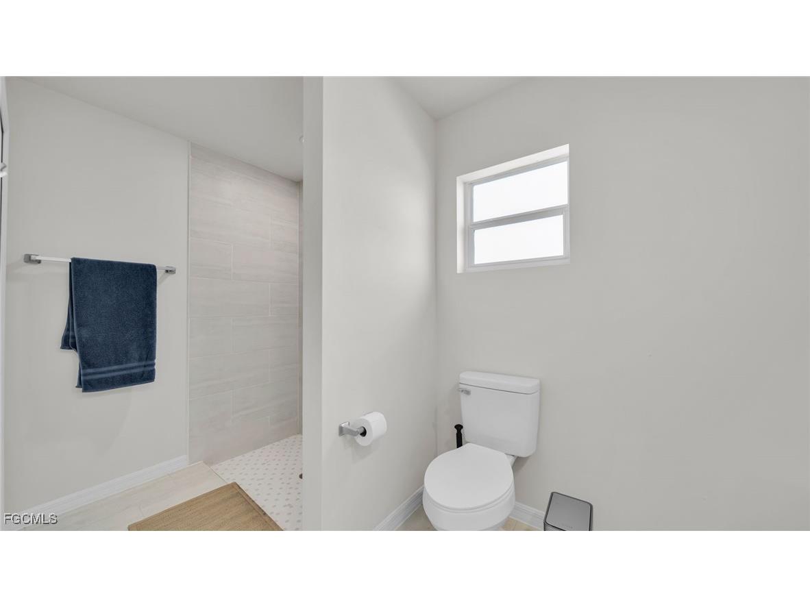 1125 NE 11th Terrace Cape Coral FL 33909 2025013995 image19