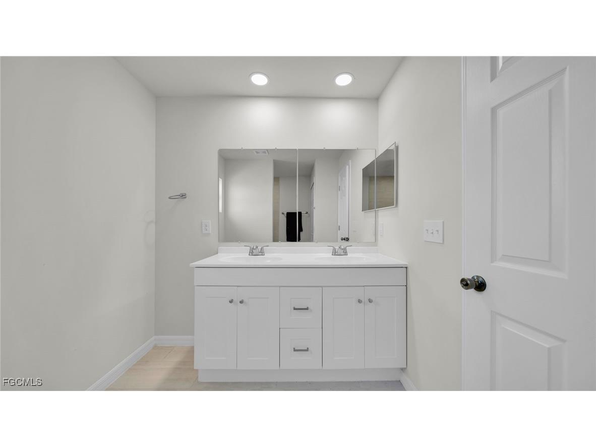 1125 NE 11th Terrace Cape Coral FL 33909 2025013995 image22