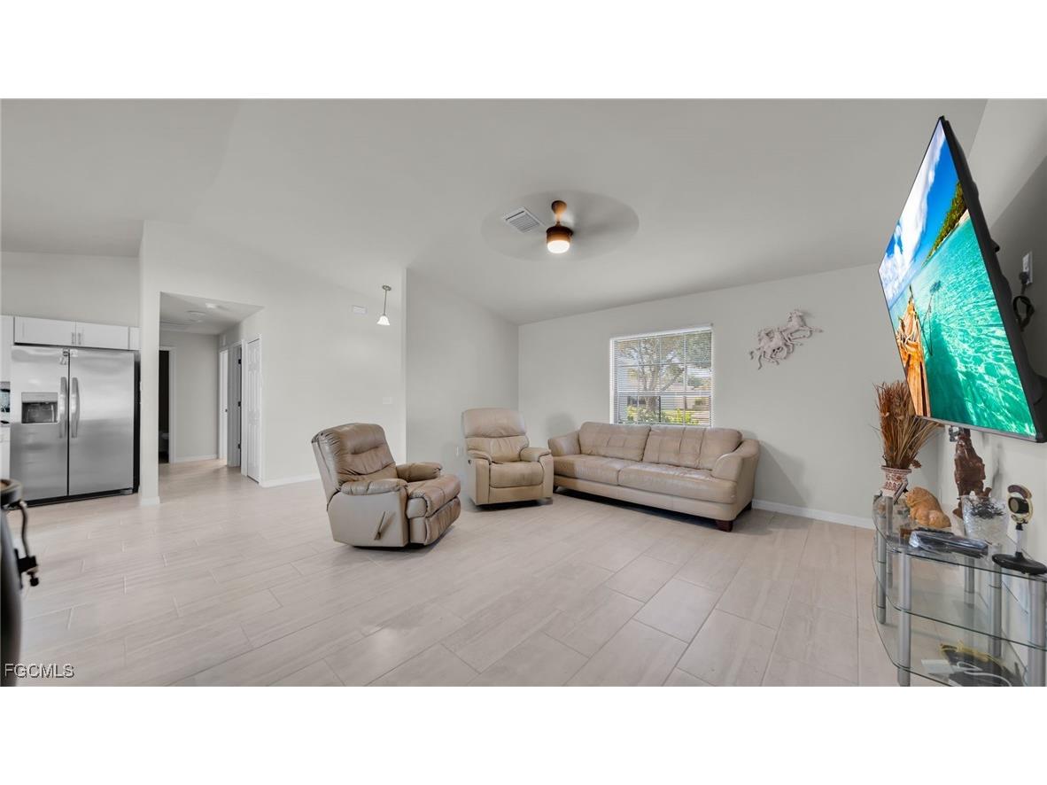 1125 NE 11th Terrace Cape Coral FL 33909 2025013995 image5