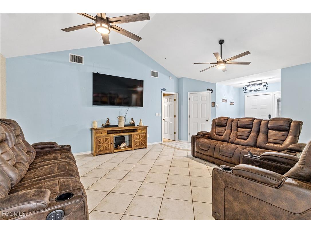 1125 SE 32nd Street Cape Coral FL 33904 2026002384 image8