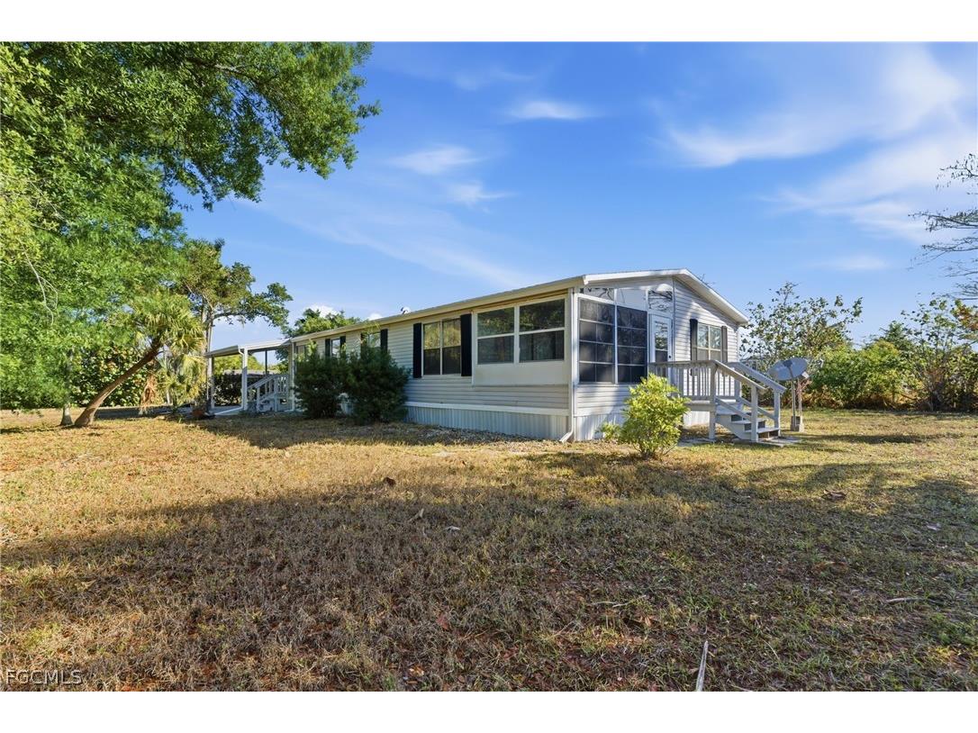11250 Stringfellow Road Bokeelia FL 33922 2026010926 image3