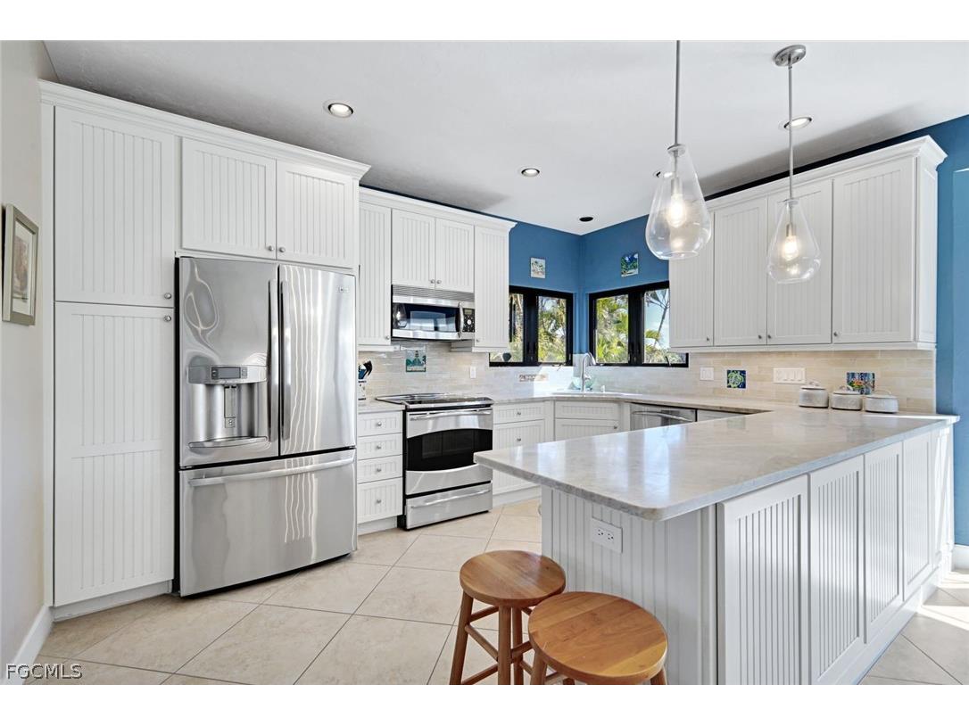 1126 Harbour Cottage Court Sanibel FL 33957 2026006743 image12