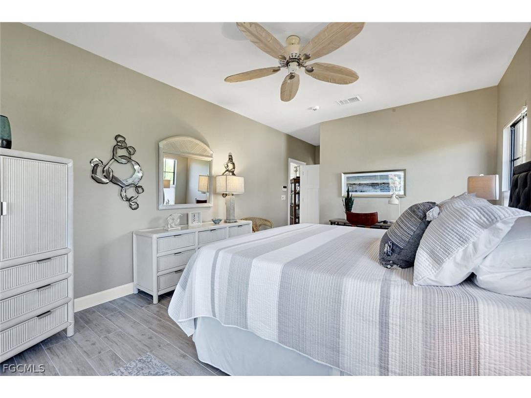 1126 Harbour Cottage Court Sanibel FL 33957 2026006743 image20