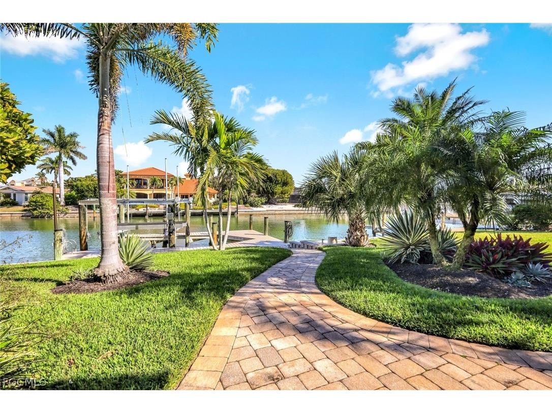 1126 Harbour Cottage Court Sanibel FL 33957 2026006743 image30