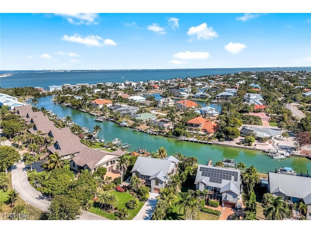 1126 Harbour Cottage Court Sanibel FL 33957 2026006743 image43