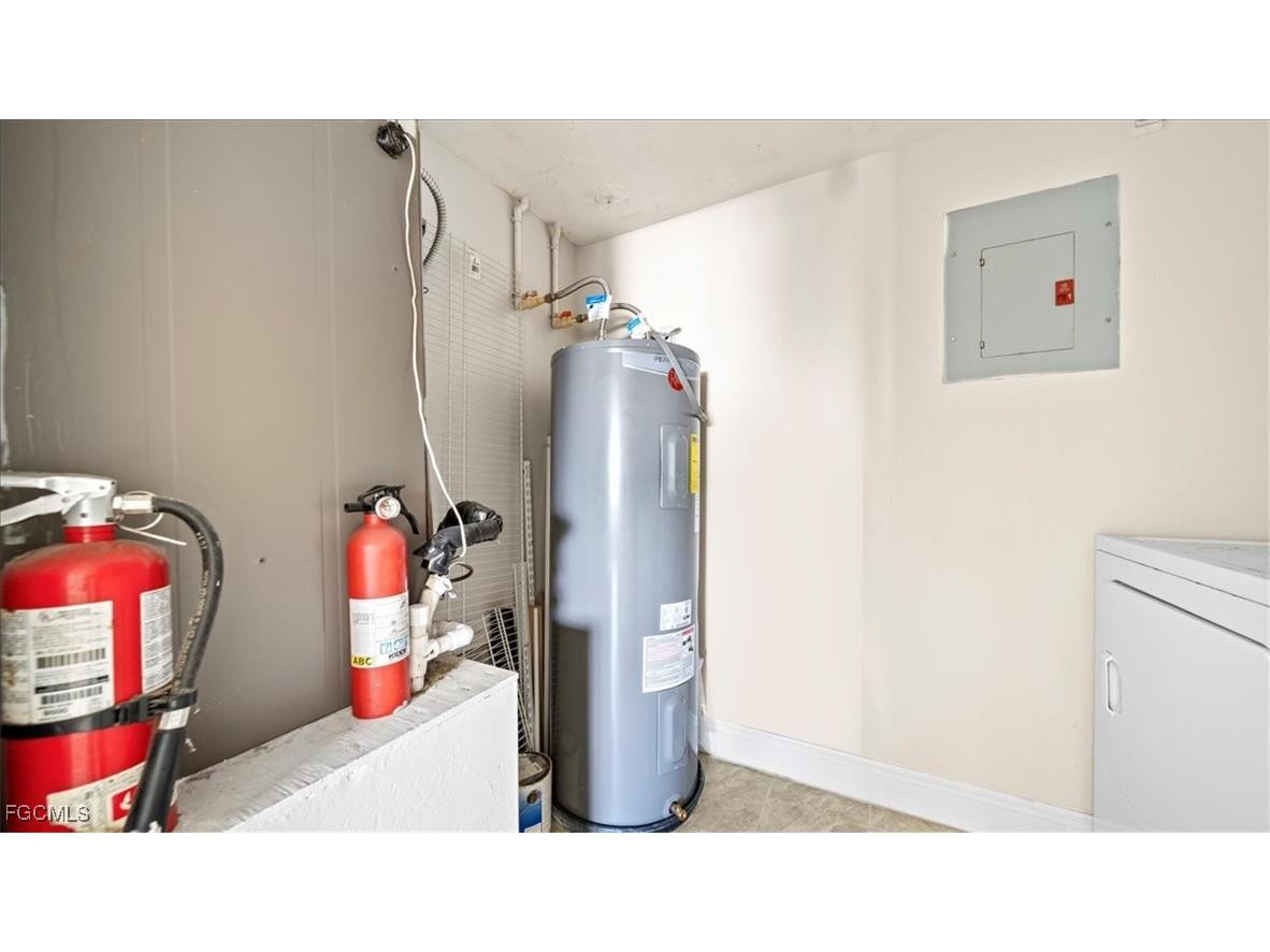 1126 SE 8th Street Cape Coral FL 33990 2025021340 image20