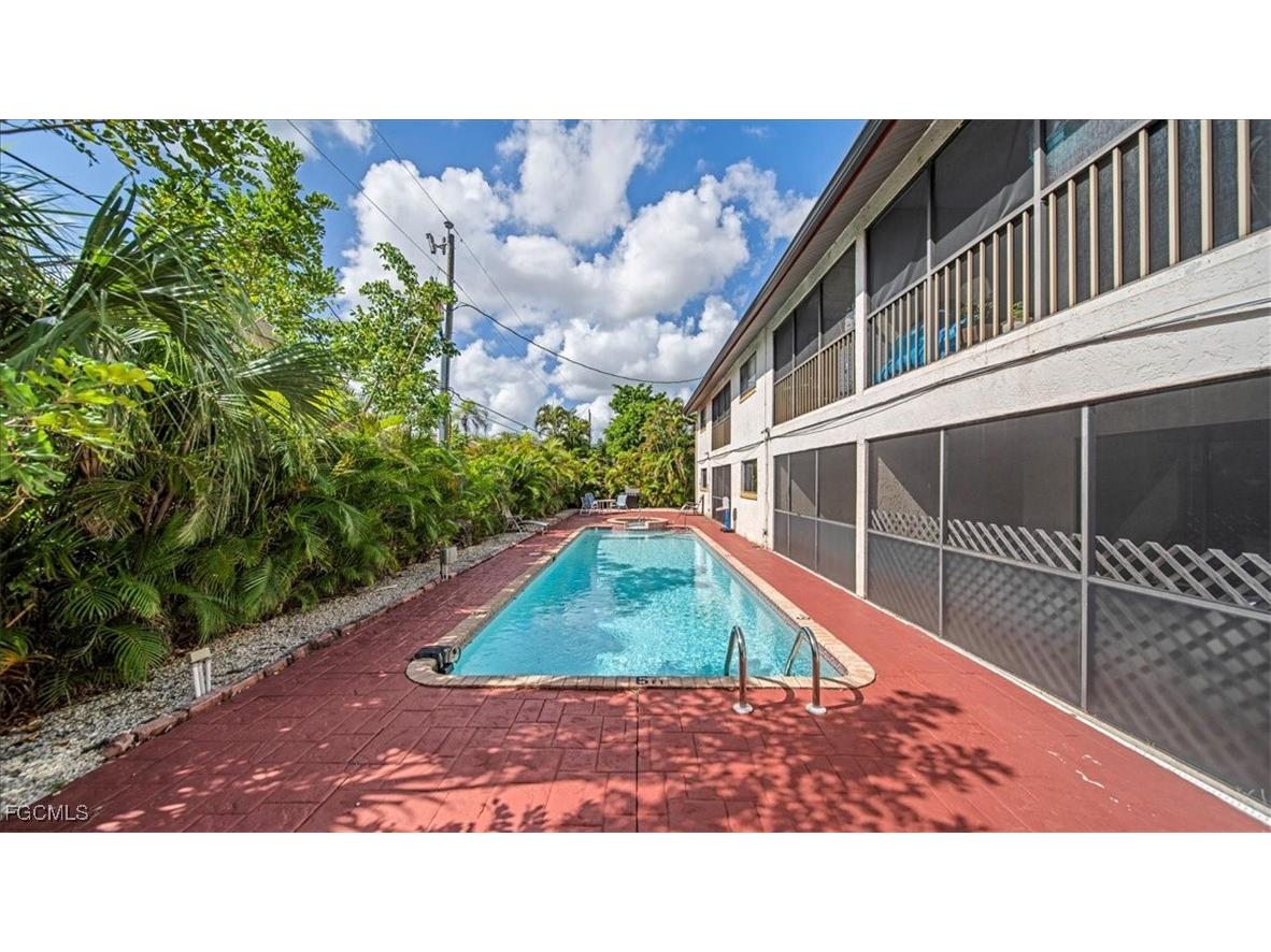 1126 SE 8th Street Cape Coral FL 33990 2025021340 image8