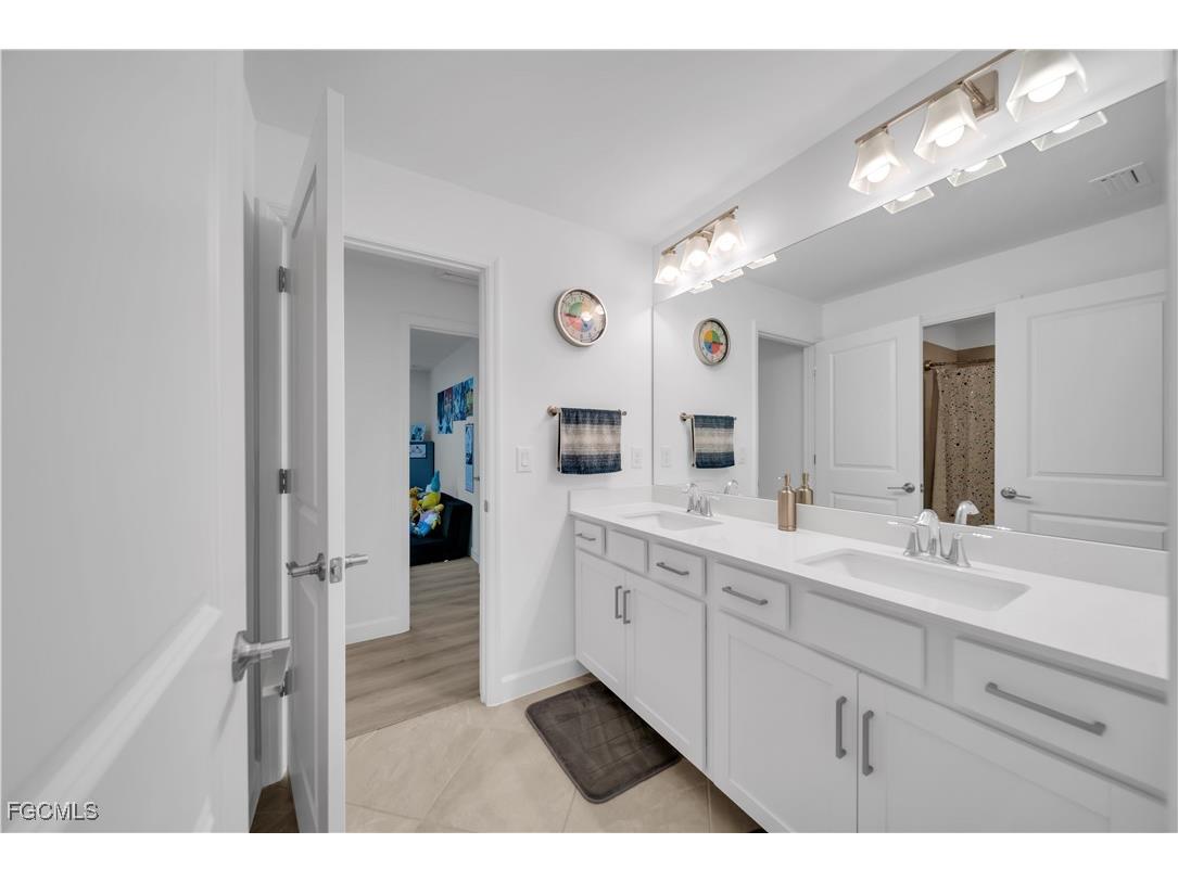 11264 Canopy Loop Fort Myers FL 33913 2025014928 image46