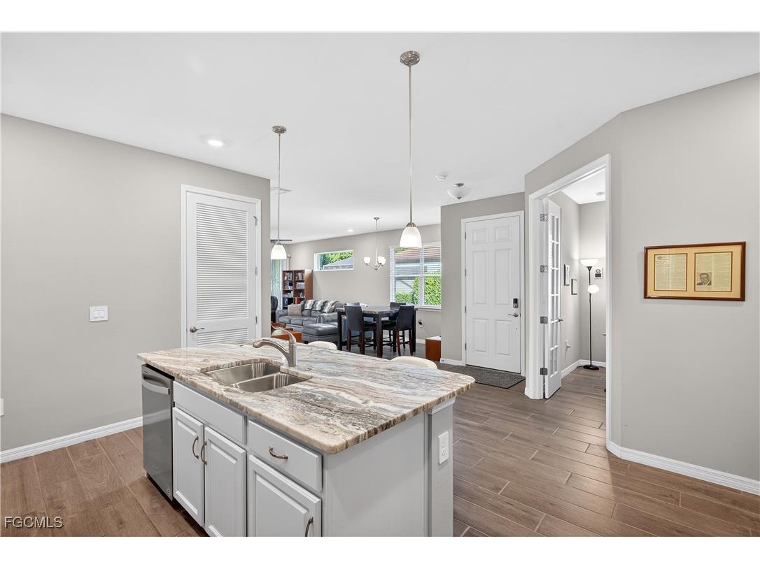 1127 S Town And River Drive Fort Myers FL 33919 2025024364 image17