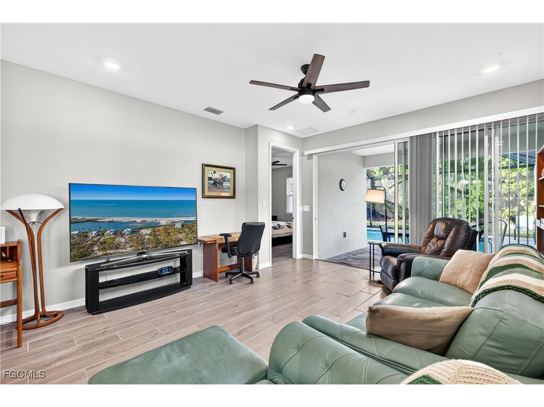 1127 S Town And River Drive Fort Myers FL 33919 2025024364 image20