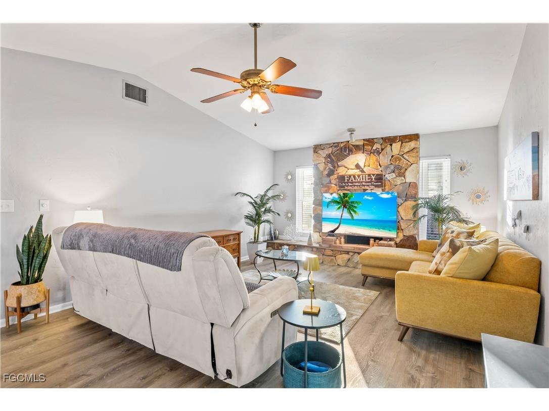 1127 SE 21st Terrace Cape Coral FL 33990 2026001772 image14