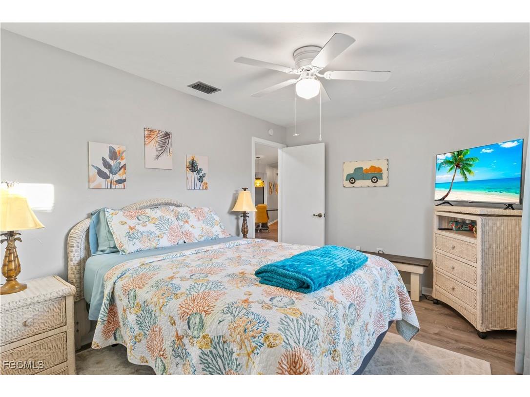 1127 SE 21st Terrace Cape Coral FL 33990 2026001772 image25