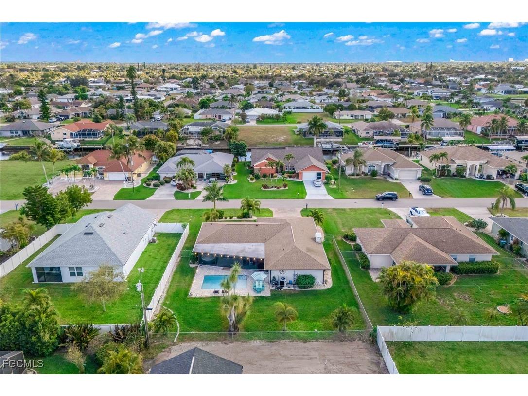 1127 SE 21st Terrace Cape Coral FL 33990 2026001772 image38