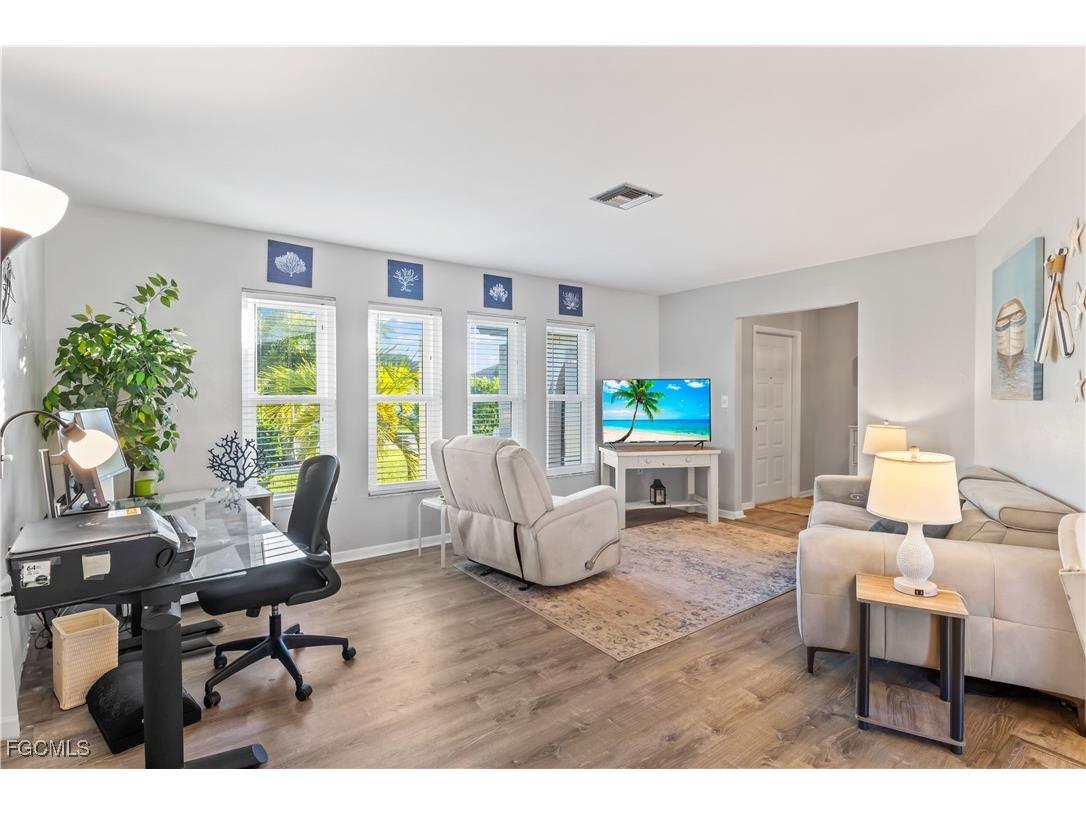 1127 SE 21st Terrace Cape Coral FL 33990 2026001772 image5