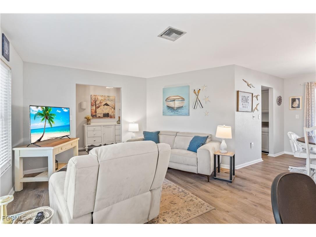 1127 SE 21st Terrace Cape Coral FL 33990 2026001772 image7