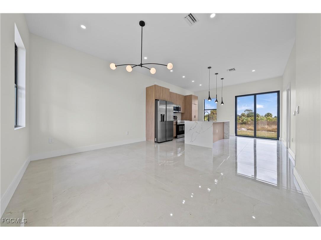 1128 Helen Avenue S Lehigh Acres FL 33974 2026005973 image3