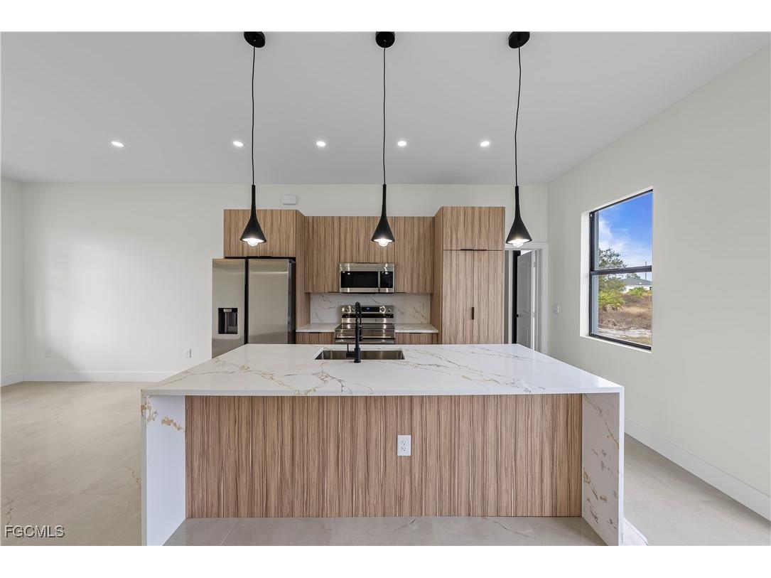 1128 Helen Avenue S Lehigh Acres FL 33974 2026005973 image6