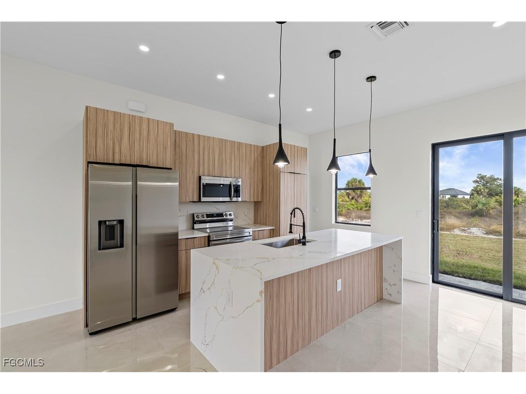 1128 Helen Avenue S Lehigh Acres FL 33974 2026005973 image7